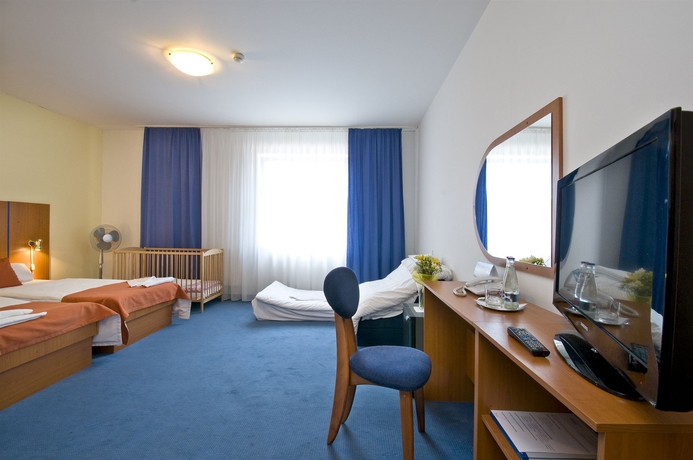 Imagen de la habitación del Hotel Senec Lake and Aqua Resort. Foto 9