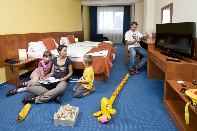 Imagen de la habitación del Hotel Senec Lake and Aqua Resort. Foto 10