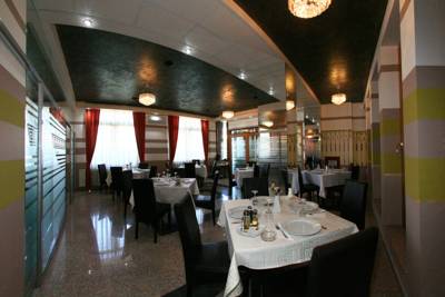 Imagen del bar/restaurante del Hotel Seneca, Baia Mare. Foto 3