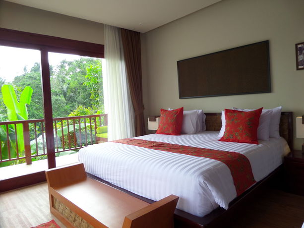 Imagen de la habitación del Hotel Senetan Villas and Spa Resort. Foto 2