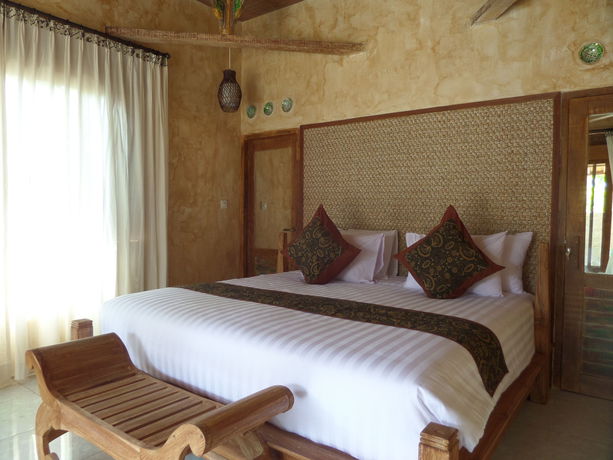 Imagen de la habitación del Hotel Senetan Villas and Spa Resort. Foto 4