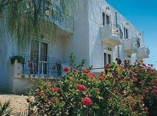 Imagen general del Hotel Senia, Agia Marina. Foto 1