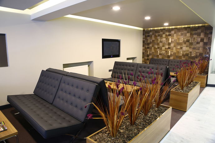 Imagen de los interiores del Hotel Sennacity. Foto 16