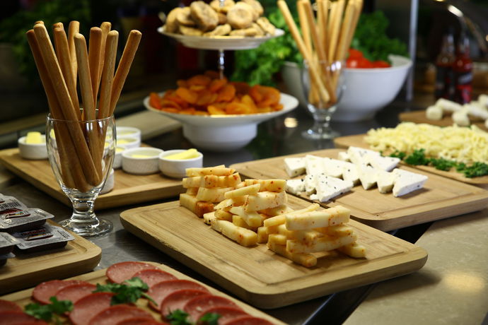 Imagen del bar/restaurante del Hotel Sennacity. Foto 6