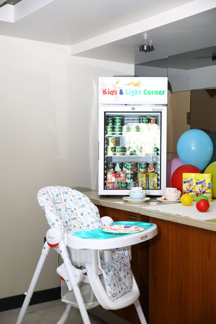 Imagen del bar/restaurante del Hotel Sennacity. Foto 7