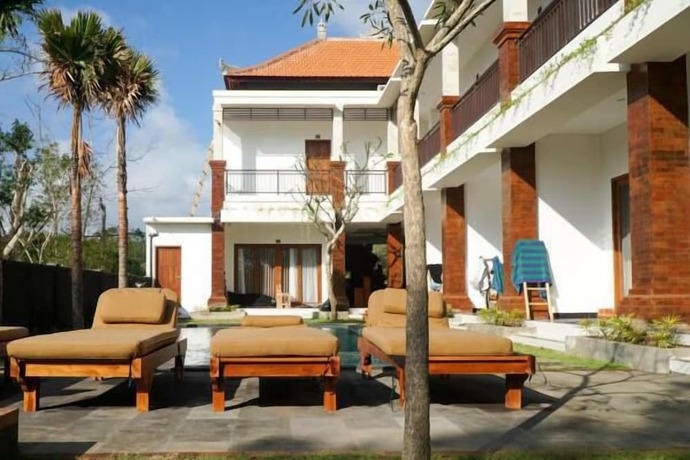 Imagen de los exteriores del Hotel Seno Guesthouse and Cafe. Foto 16