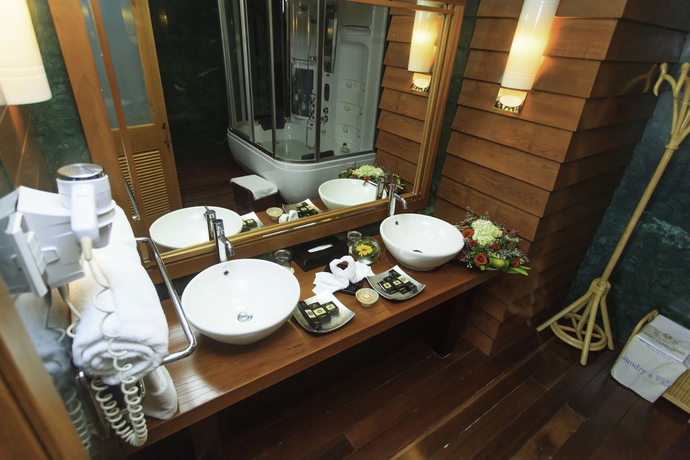 Imagen de la habitación del Hotel Senriver. Foto 10