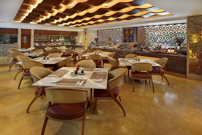 Imagen del bar/restaurante del Hotel Sens Hotel And Spa Conference Ubud Town Centre. Foto 8