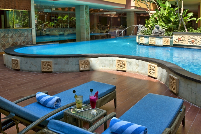 Imagen de la piscina del Hotel Sens Hotel And Spa Conference Ubud Town Centre. Foto 15