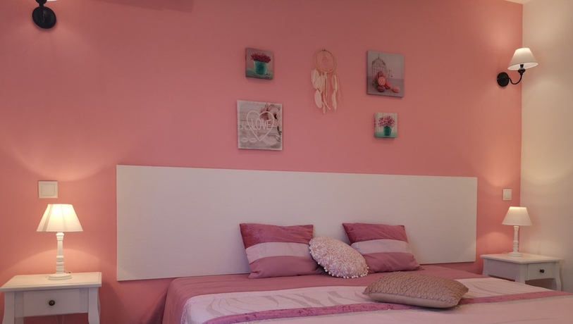 Imagen de la habitación del Hotel Sensations Guesthouse. Foto 6