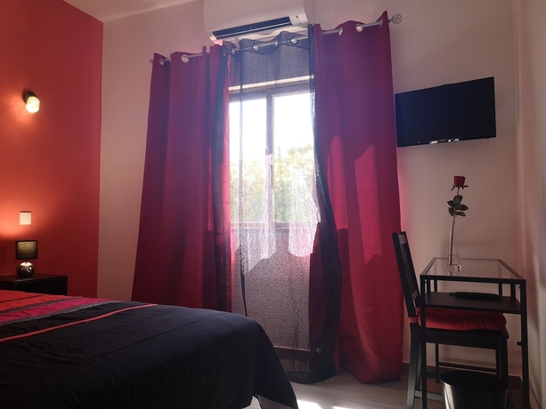 Imagen de la habitación del Hotel Sensations Guesthouse. Foto 13