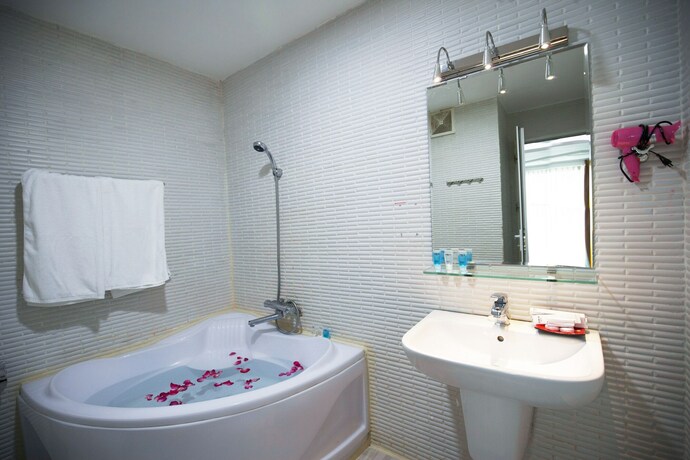 Imagen de la habitación del Hotel Sense Legend. Foto 8