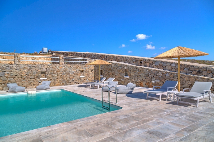 Imagen de los exteriores del Hotel Senses Luxury Suites & Villas. Foto 5