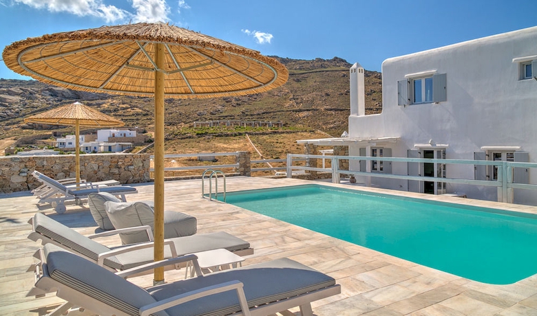 Imagen de los exteriores del Hotel Senses Luxury Suites & Villas. Foto 6