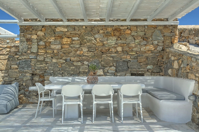 Imagen de los exteriores del Hotel Senses Luxury Suites & Villas. Foto 7