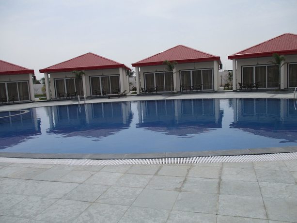 Imagen de la piscina del Hotel Sentara and Resort. Foto 19