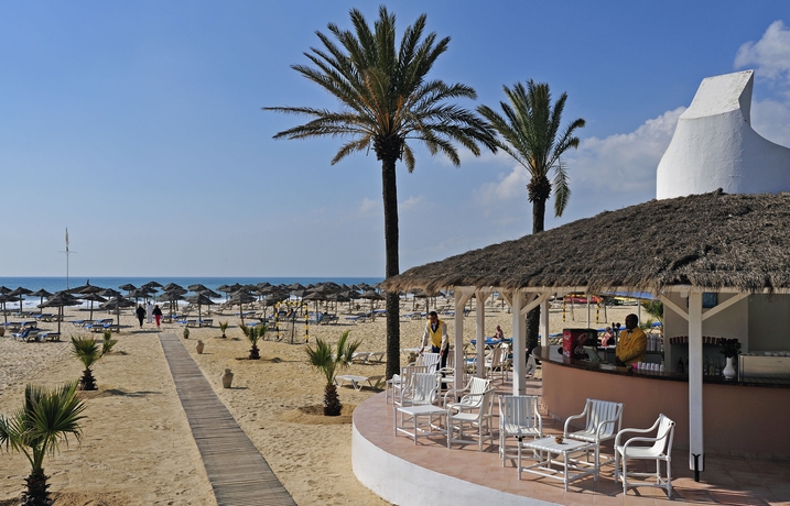 Imagen de los exteriores del Hotel Sentidio Phenicia. Foto 11