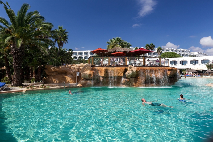 Imagen de la piscina del Hotel Sentidio Phenicia. Foto 15