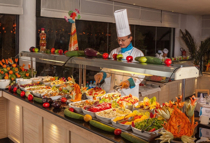 Imagen del bar/restaurante del Hotel Sentidio Phenicia. Foto 5