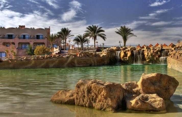 Imagen de los exteriores del Hotel Sentido Akassia Beach. Foto 3