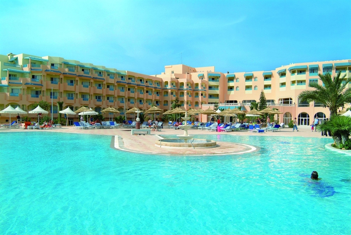 Imagen de la piscina del Hotel Sentido Bellevue Park. Foto 15