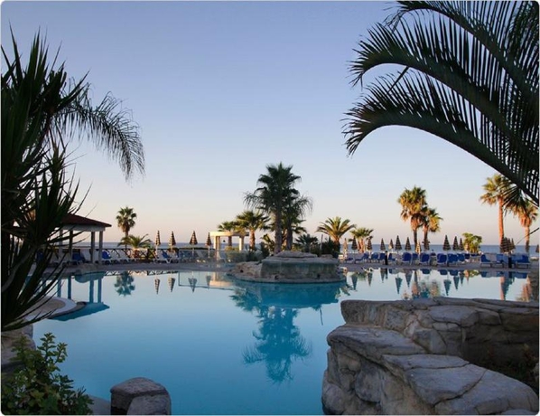 Imagen de la piscina del Hotel Sentido Cypria Bay by Leonardo Hotels. Foto 11