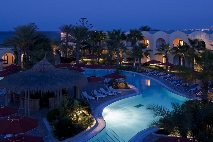 Imagen de la piscina del Hotel Sentido Djerba Beach. Foto 9