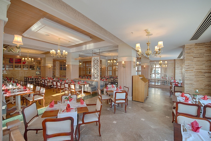 Imagen del bar/restaurante del Hotel Sentido Kamelya Fulya. Foto 2