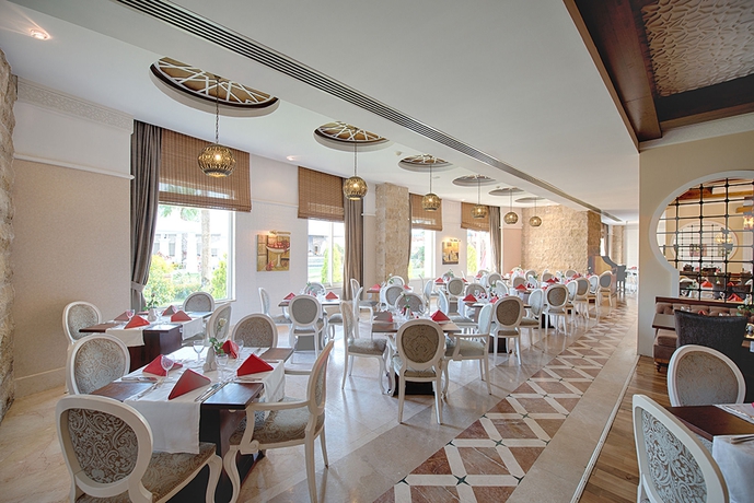 Imagen del bar/restaurante del Hotel Sentido Kamelya Fulya. Foto 8