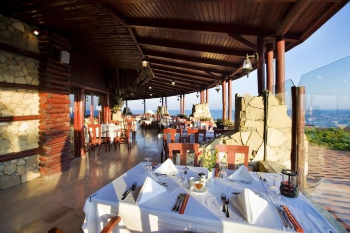 Imagen del bar/restaurante del Hotel Sentido Kamelya Selin. Foto 6