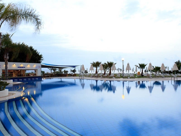 Imagen general del Hotel Sentido Kouzalis Beach. Foto 7