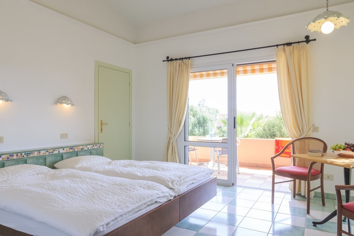 Imagen de la habitación del Hotel Sentido Tirreno Resort. Foto 4