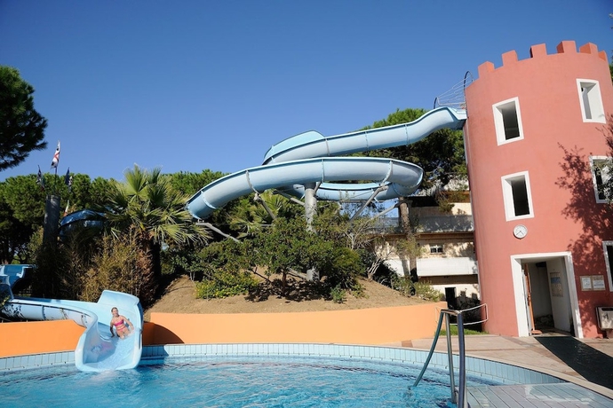 Imagen de la piscina del Hotel Sentido Tirreno Resort. Foto 17
