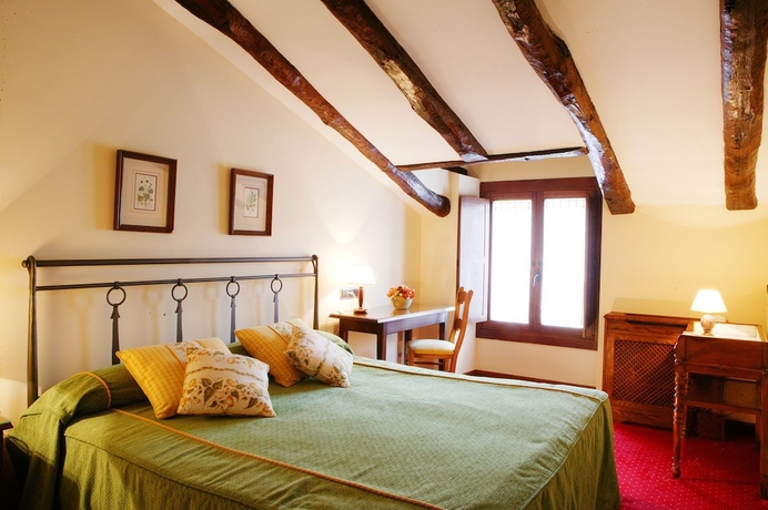 Imagen de la habitación del Hotel Señorío De Ursua. Foto 11