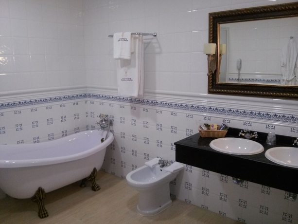 Imagen de la habitación del Hotel Señorio De Olmillos. Foto 10