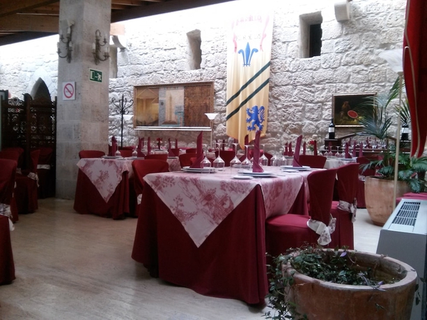 Imagen del bar/restaurante del Hotel Señorio De Olmillos. Foto 4