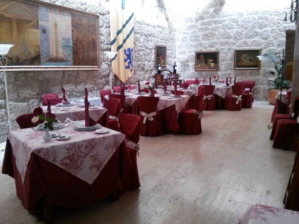 Imagen del bar/restaurante del Hotel Señorio De Olmillos. Foto 6