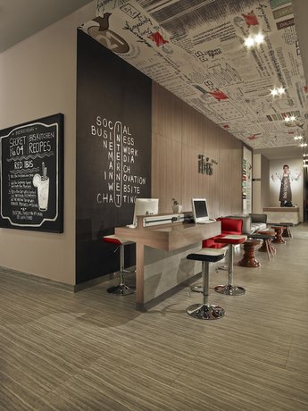 Imagen de los interiores del Hotel Sentral Cawang - Chse Certified. Foto 11