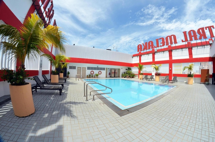 Imagen de la piscina del Hotel Sentral Melaka. Foto 14
