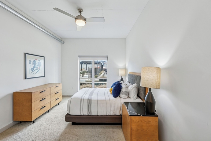 Imagen de la habitación del Hotel Sentral Sobro. Foto 2