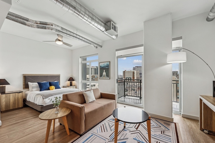 Imagen de la habitación del Hotel Sentral Sobro. Foto 5