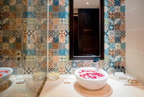 Imagen de la habitación del Hotel Senvila Boutique Resort. Foto 7