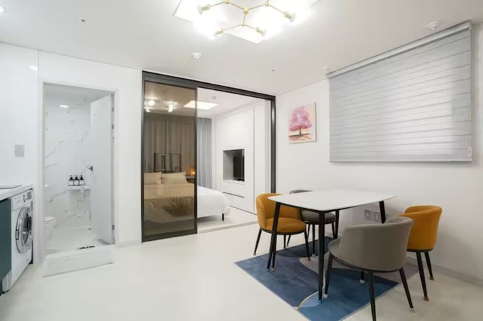 Imagen de la habitación del Hotel Seomun Residence. Foto 9