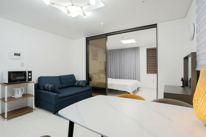 Imagen de la habitación del Hotel Seomun Residence. Foto 14