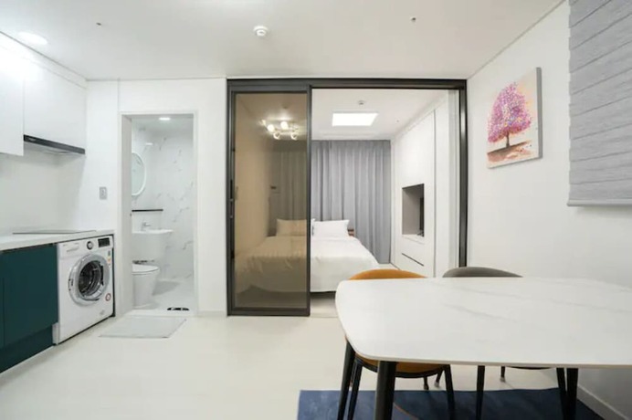 Imagen de la habitación del Hotel Seomun Residence. Foto 15