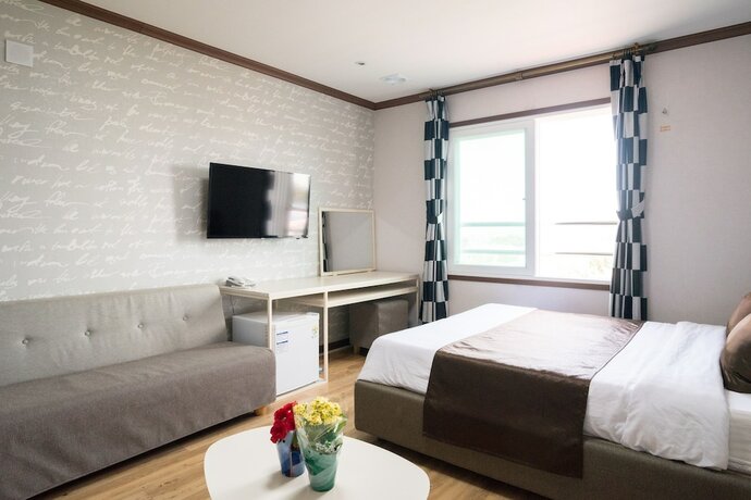 Imagen de la habitación del Hotel Seongsan Aqua Beach. Foto 18