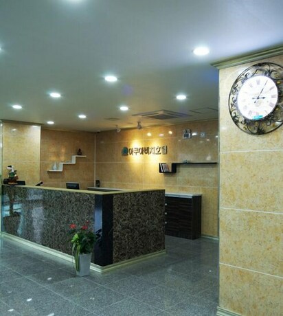 Imagen de los interiores del Hotel Seongsan Aqua Beach. Foto 33