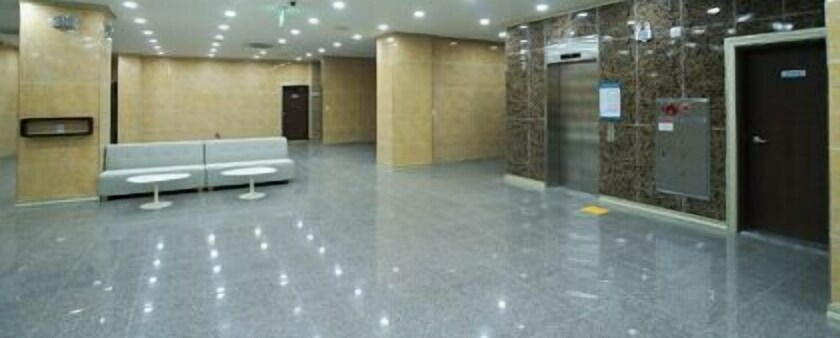 Imagen de los interiores del Hotel Seongsan Aqua Beach. Foto 35