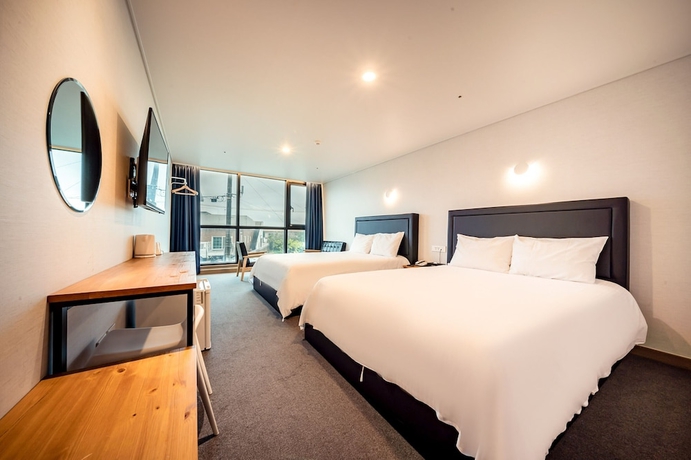 Imagen de la habitación del Hotel Seopjikoji Sunrise. Foto 4