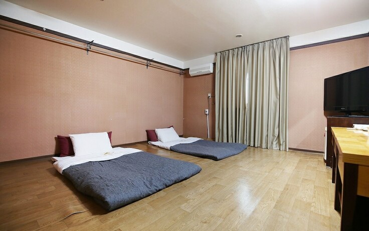 Imagen de la habitación del Hotel Seosan Jamjari. Foto 24